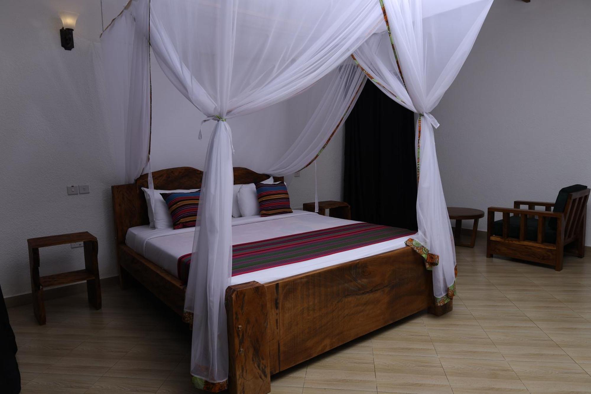 Kabalega Resort - Hoima Exteriör bild
